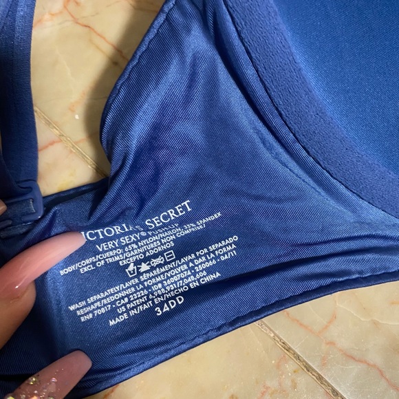 Victoria’s Secret push-up bra 34DD - Picture 4 of 4